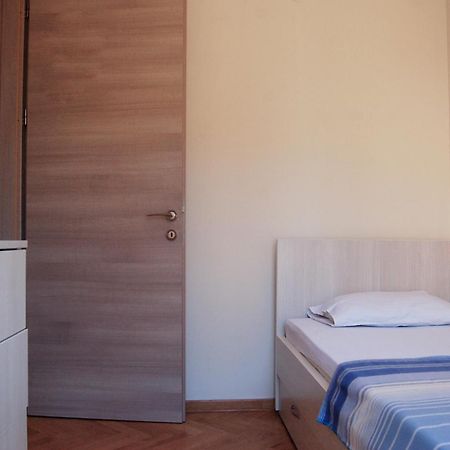 Vasiliki Seaside Apartments Petrovac الغرفة الصورة